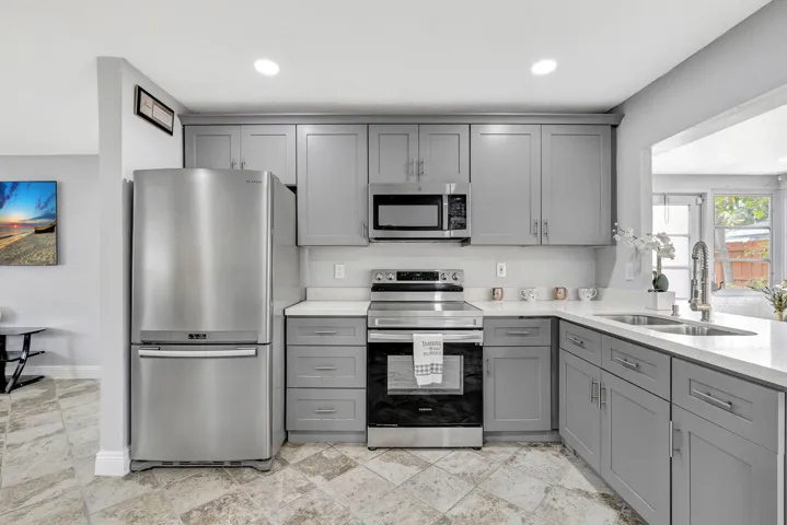 Kitchen (Center)