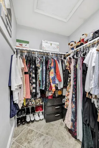 Walk-in Closet