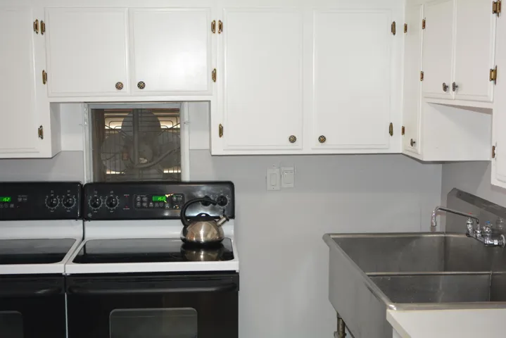 Clubhouse Kitchen (2)
