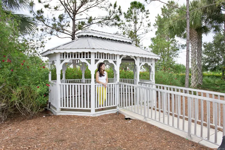 20 Lakeside gazebo