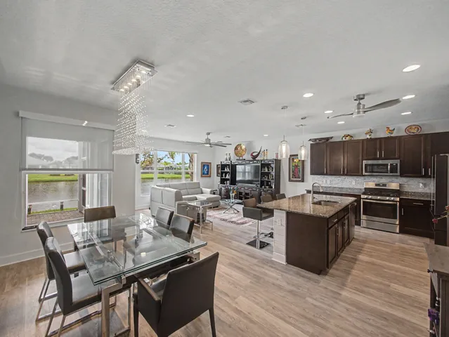 Dining/Kitchen