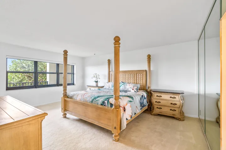 West Facing Principle Bedroom