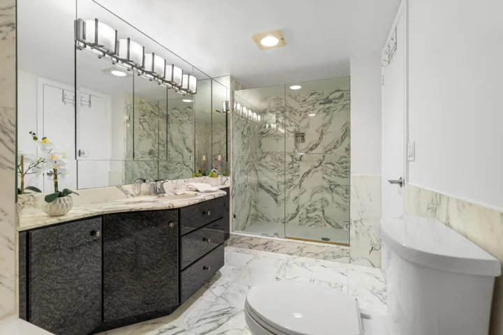 Principle Ensuite Shower