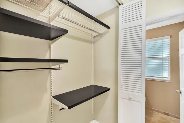 12 Primary Closet (1)