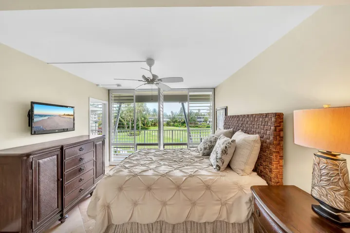 16 Primary Bedroom (1)