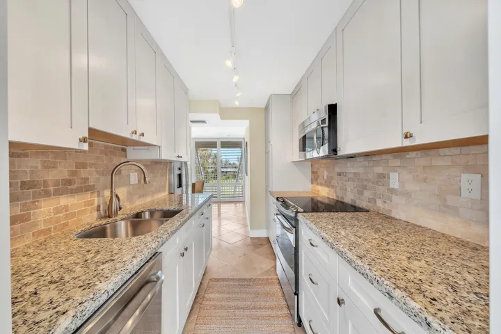 20 Kitchen (7)