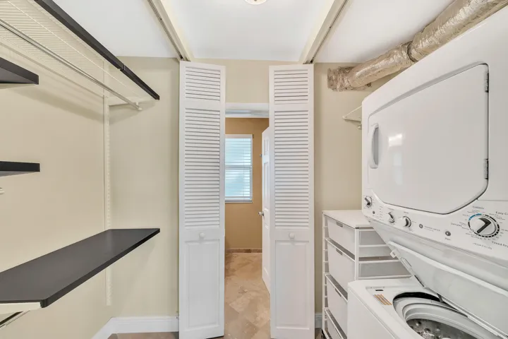 10 Closets (2)