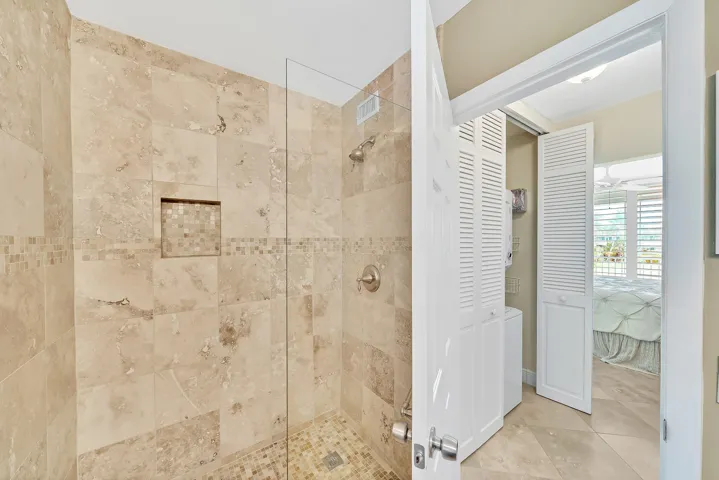 13 Primary Bathroom (2)