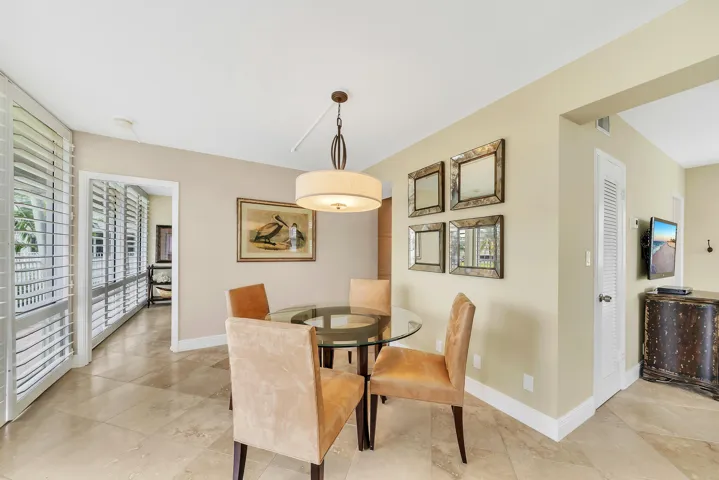 8 Dining Area