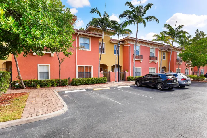 001-2851ProspectRoad-Unit506-FortLauderd