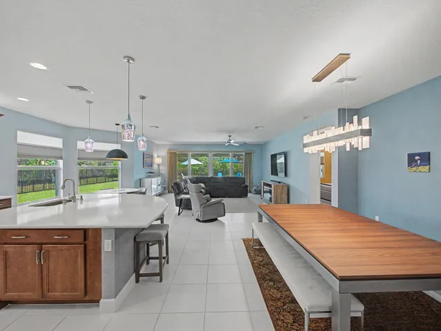 Dining/Kitchen