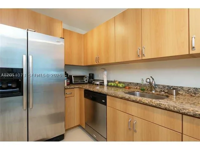 7501 E Treasure Dr 8c, North Bay Village, Florida 33141