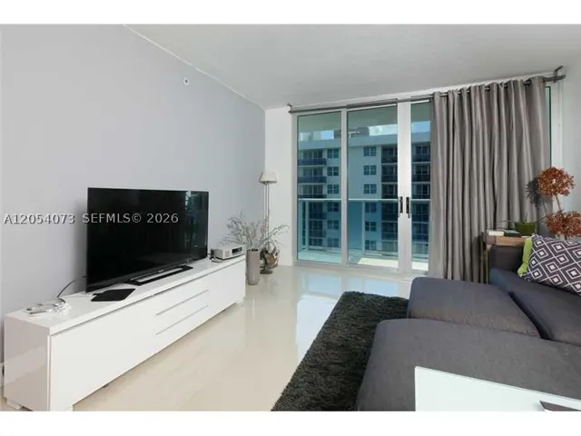 7501 E Treasure Dr 8c, North Bay Village, Florida 33141