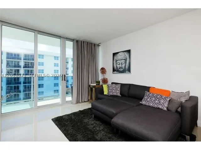 7501 E Treasure Dr 8c, North Bay Village, Florida 33141