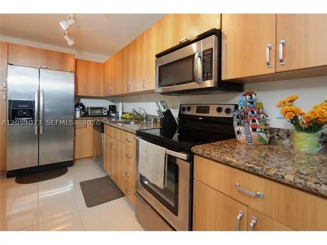 7501 E Treasure Dr 8c, North Bay Village, Florida 33141