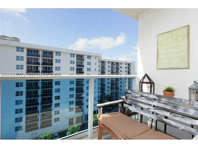 7501 E Treasure Dr 8c, North Bay Village, Florida 33141