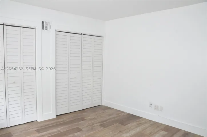 35 Edgewater Dr 104, Coral Gables, Florida 33133