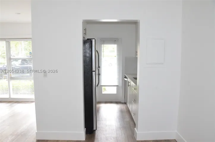 35 Edgewater Dr 104, Coral Gables, Florida 33133
