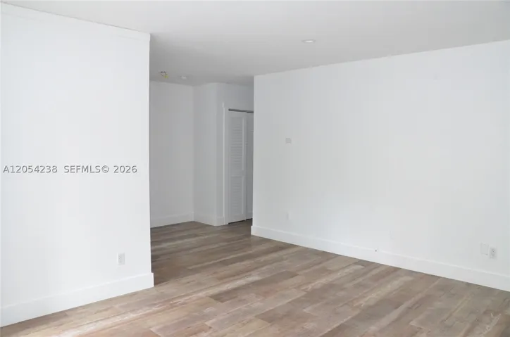 35 Edgewater Dr 104, Coral Gables, Florida 33133