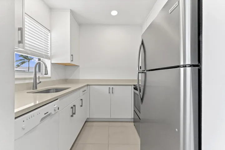 12 Kitchen 01