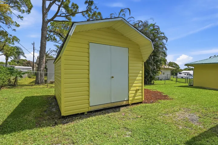 38_outdoor structure
