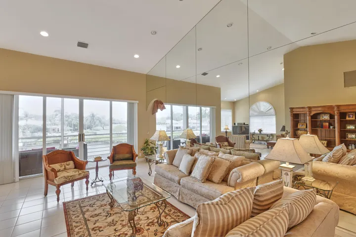 Living Room (2)