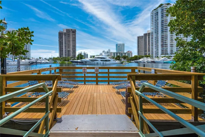 Dock