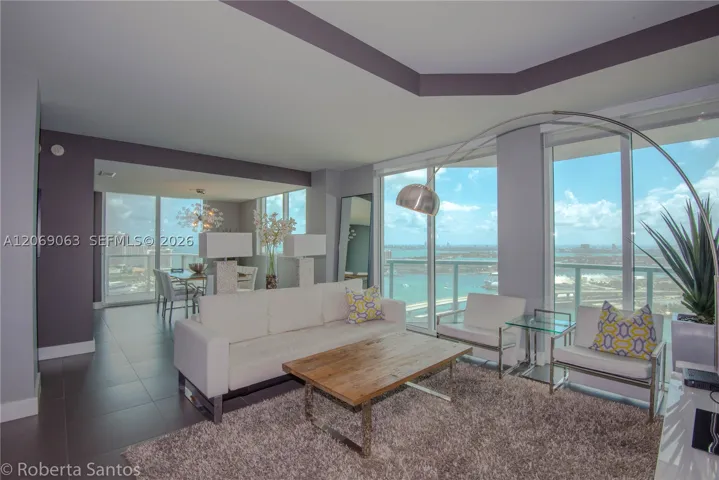 244 Biscayne Blvd 3902, Miami, Florida 33132
