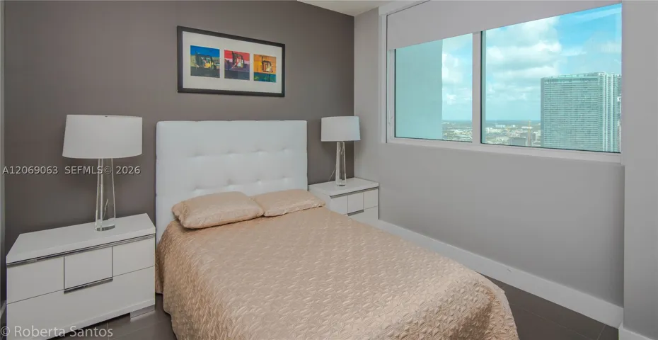 244 Biscayne Blvd 3902, Miami, Florida 33132