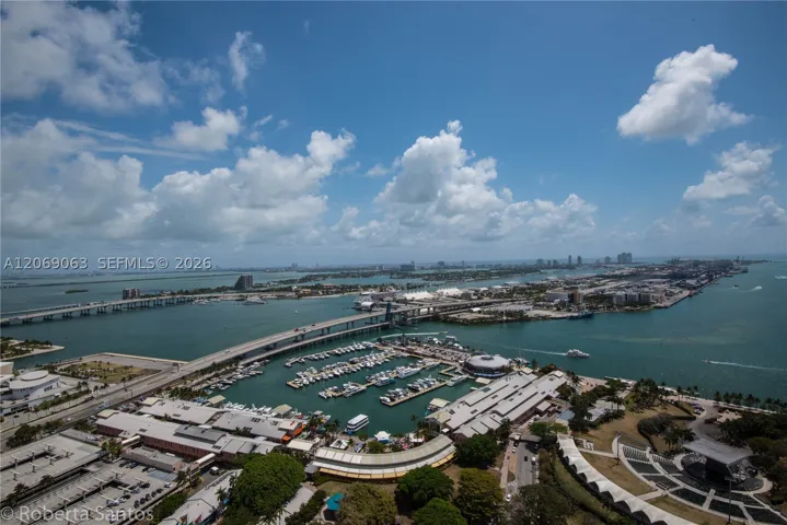 244 Biscayne Blvd 3902, Miami, Florida 33132