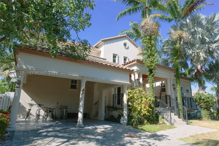 335 W Enid Dr, Key Biscayne, Florida 33149