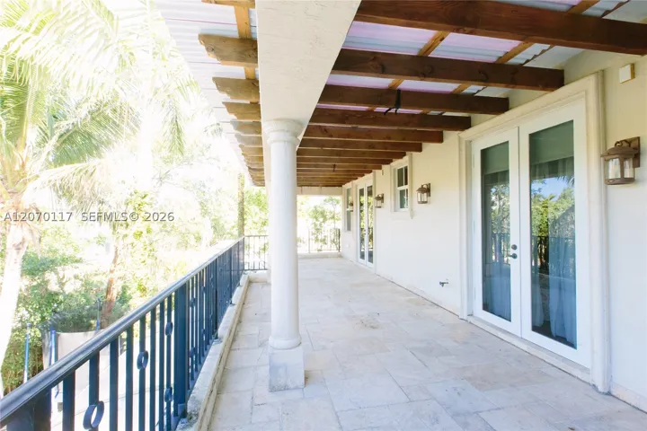 335 W Enid Dr, Key Biscayne, Florida 33149