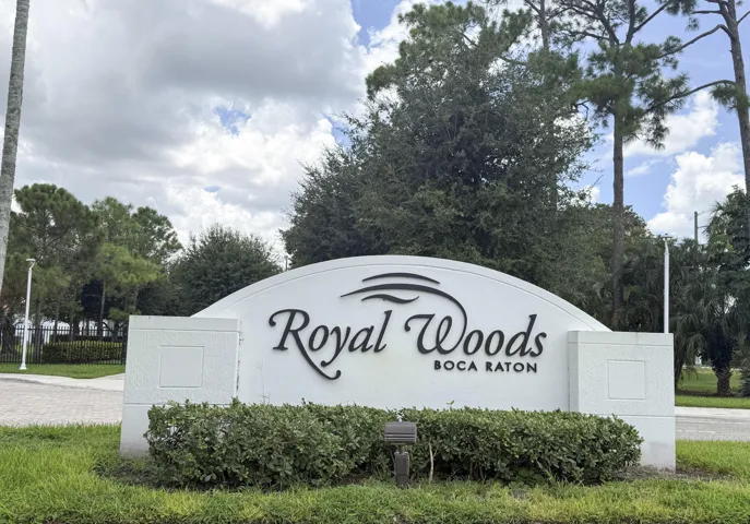 ENTRANCE SIGN