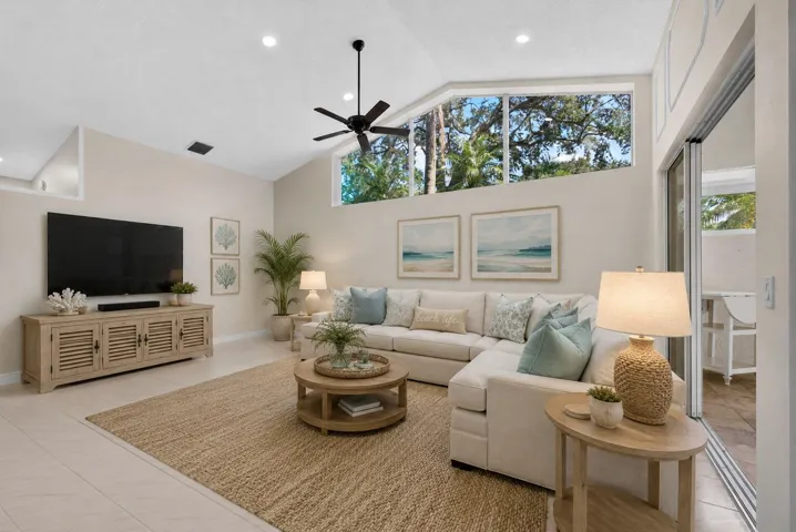 VIRTUALLY STAGED LIVING ROOM