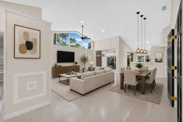 VIRTUALLY STAGED LIVING/ DINNING ROOM