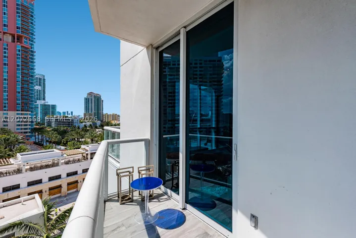 50 S Pointe Dr 905, Miami Beach, Florida 33139