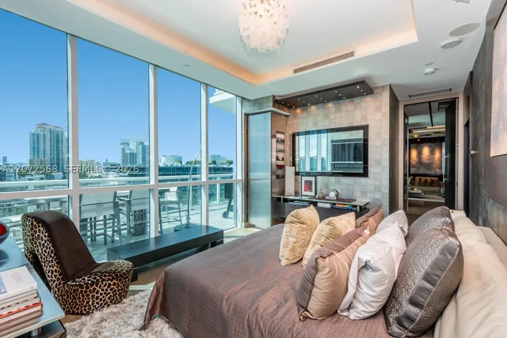 50 S Pointe Dr 905, Miami Beach, Florida 33139