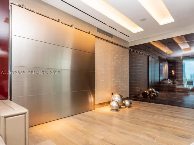 50 S Pointe Dr 905, Miami Beach, Florida 33139