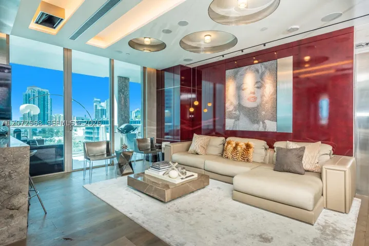 50 S Pointe Dr 905, Miami Beach, Florida 33139