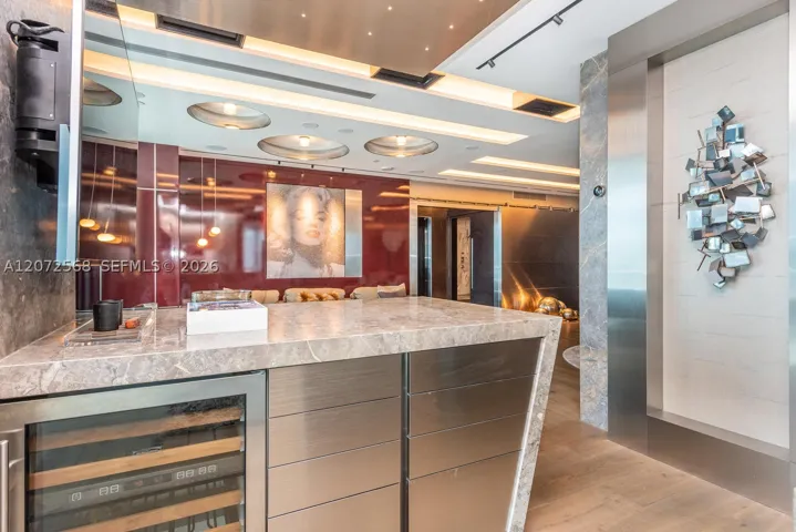50 S Pointe Dr 905, Miami Beach, Florida 33139