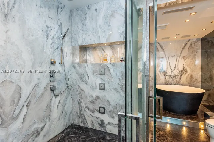 50 S Pointe Dr 905, Miami Beach, Florida 33139