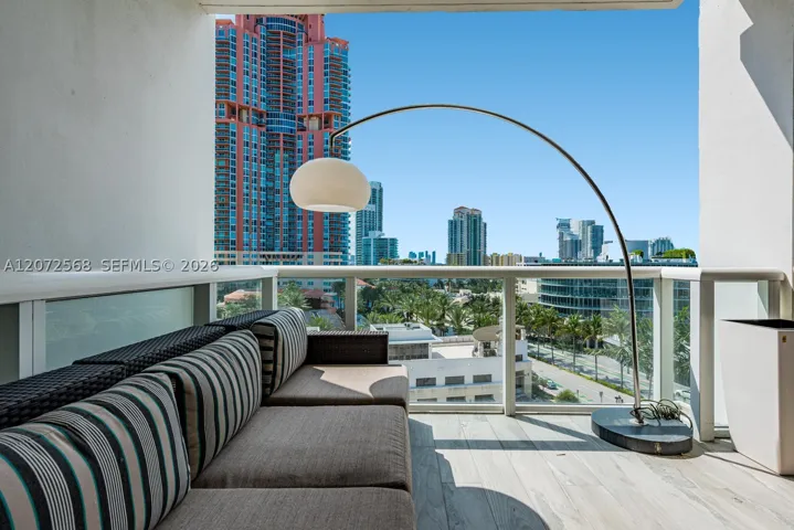 50 S Pointe Dr 905, Miami Beach, Florida 33139
