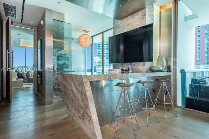 50 S Pointe Dr 905, Miami Beach, Florida 33139