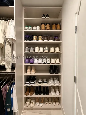 Master bedroom (2) closet