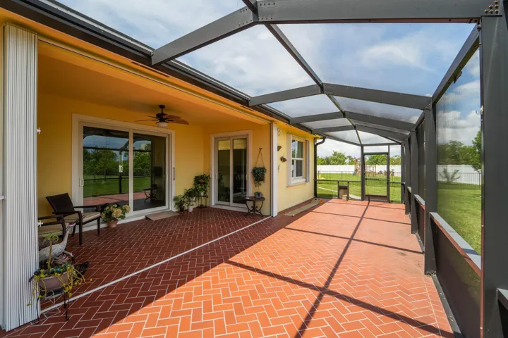 7214 NW Farnsworth Cr PSL-3
