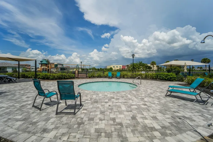 7214 NW Farnsworth Cr PSL-24