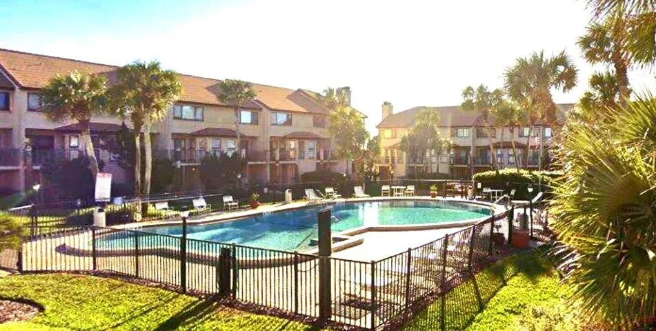 8200 A1a S Pool area