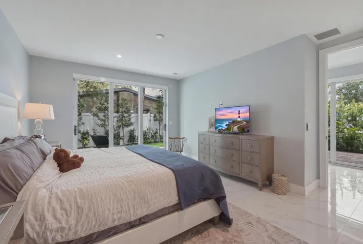 Secondary Bedroom (2)