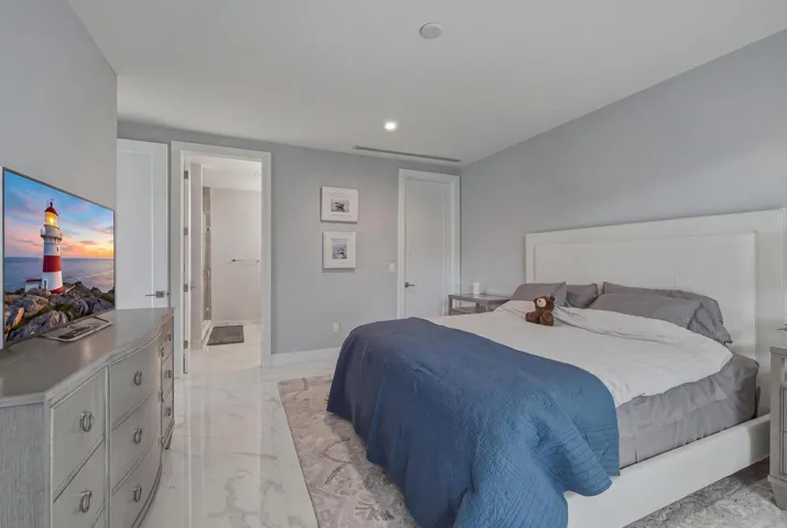 Secondary Bedroom (2)