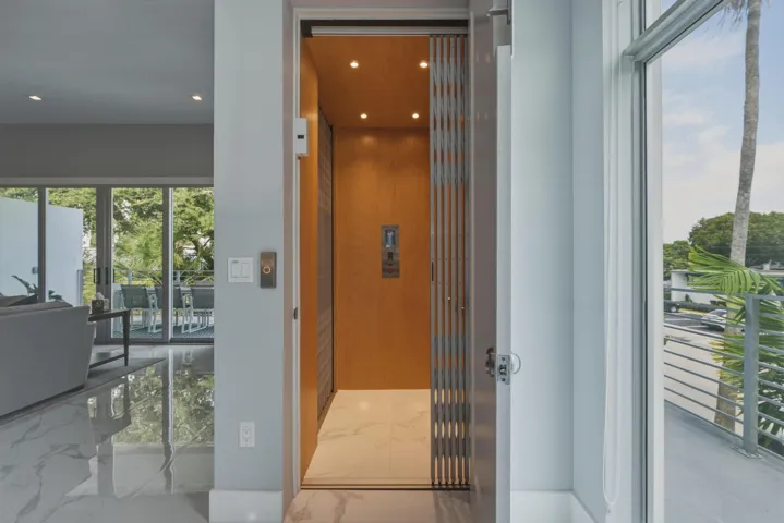 Private Elevator